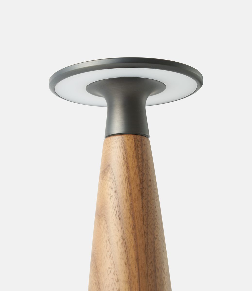 Ambientec Vosco Walnut M — лампа из дерева