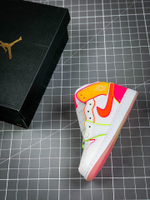 AIR JORDAN 1 MID GS EDGE GLOW WHITE/HYPER CRIMSON/PINK BLAST