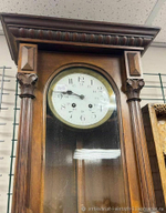 Старинные настенные часы