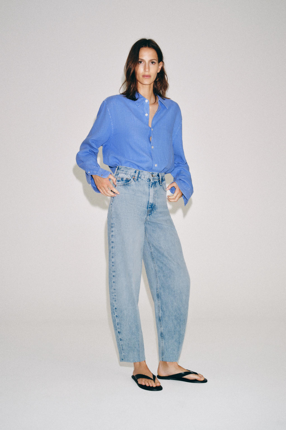 ЗАУЖЕННЫЕ ДЖИНСЫ С ВЫСОКОЙ ПОСАДКОЙ — ZW COLLECTION — ZARA