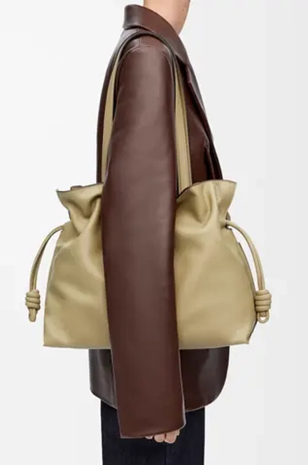 Loewe Большая сумка-клатч Flamenco из телячьей кожи наппа, зеленый