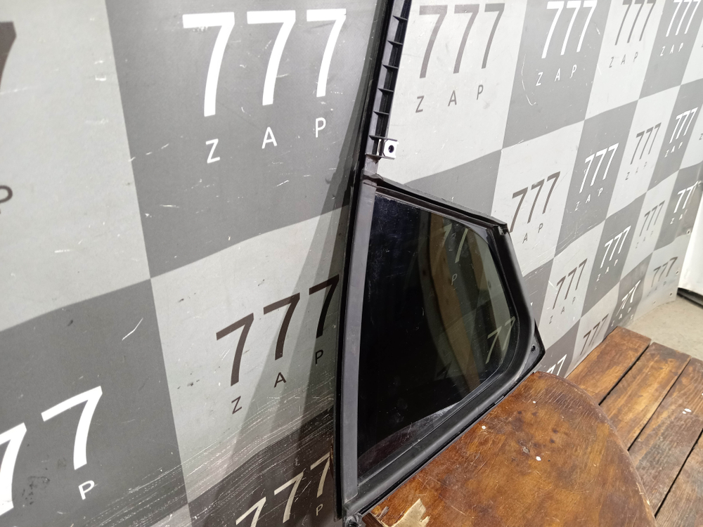 Стекло двери задней правой Skoda Octavia 3 (A7) 13-20 Б/У Оригинал 5E5845213