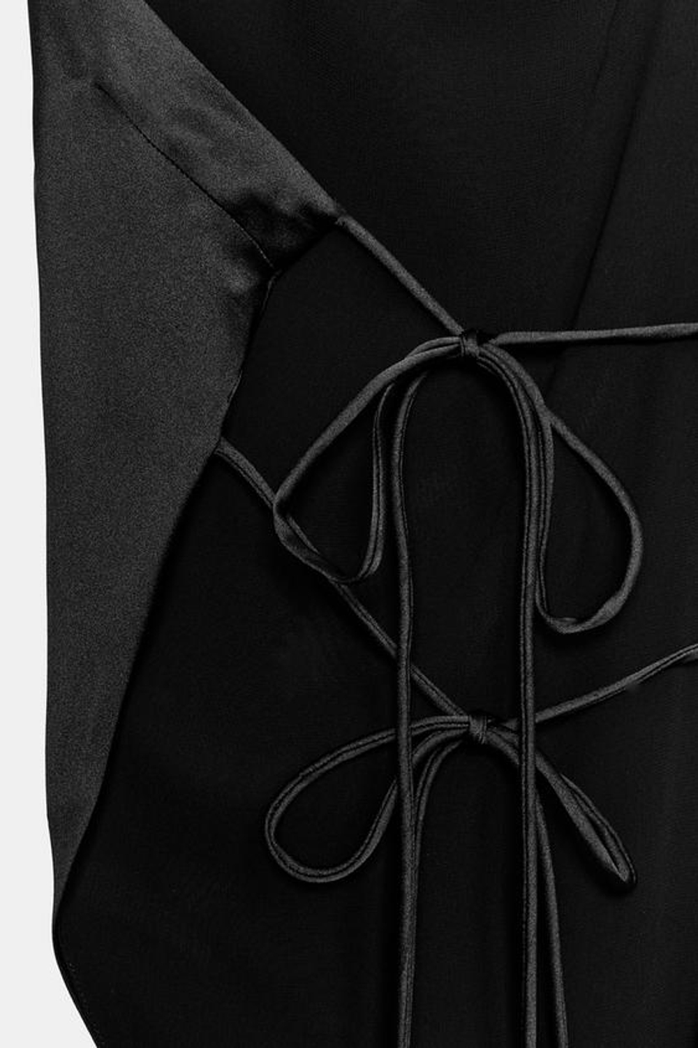 ZARA АТЛАСНЫЙ ТОП ХАЛТЕР АСИММЕТРИЧНЫЙ, ЧЕРНЫЙ