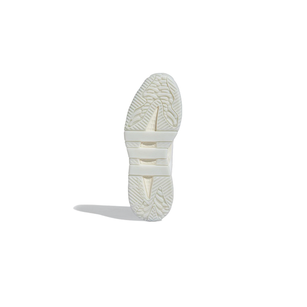 alt="Технология Lightstrike на подошве adidas Niteball HR2020"