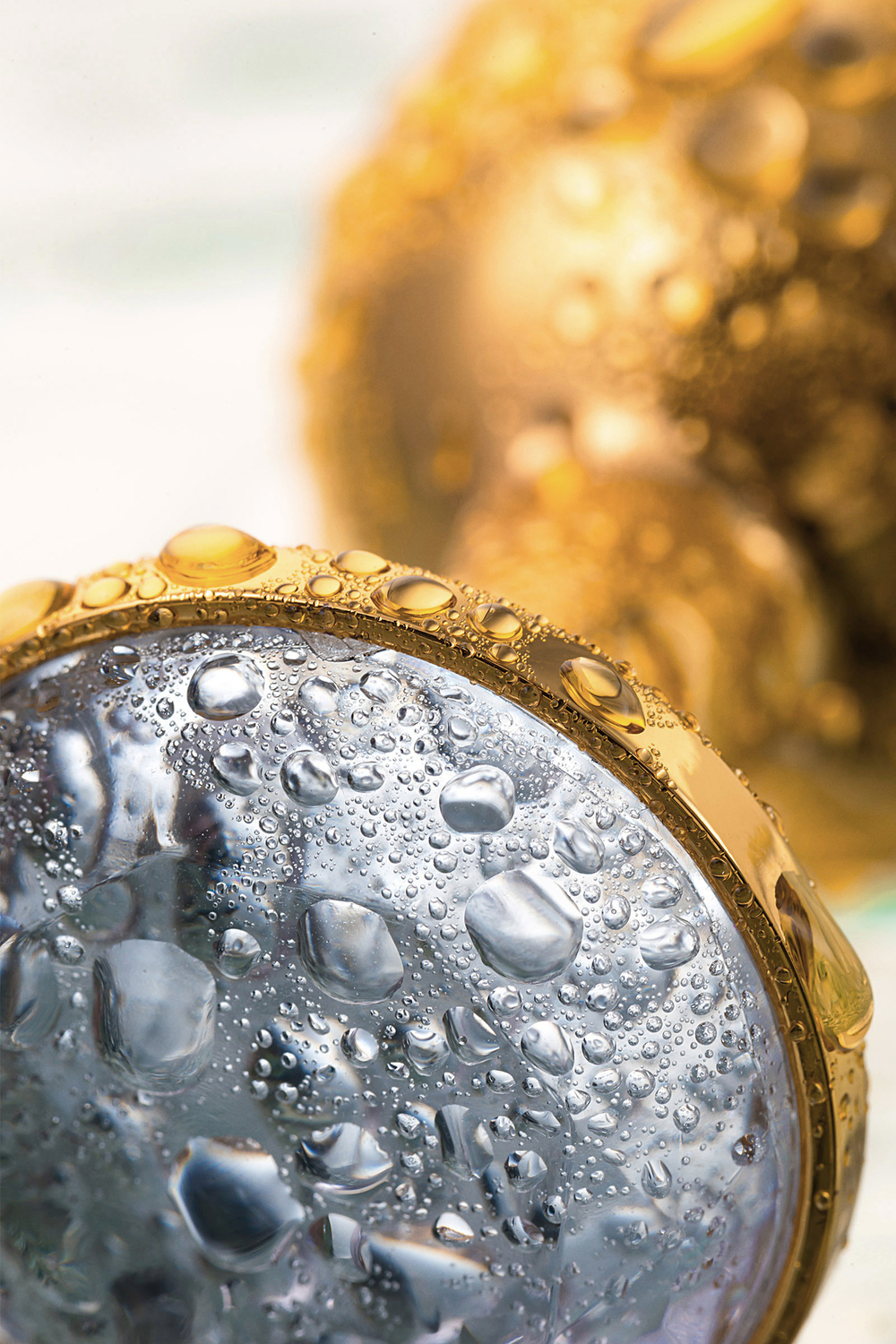 Анальная втулка с кристаллом Small Gold белый 7,5 см