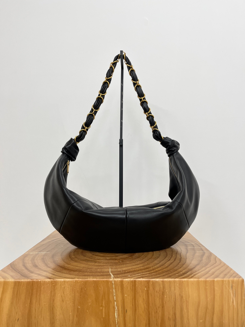 AMALIA HOBO