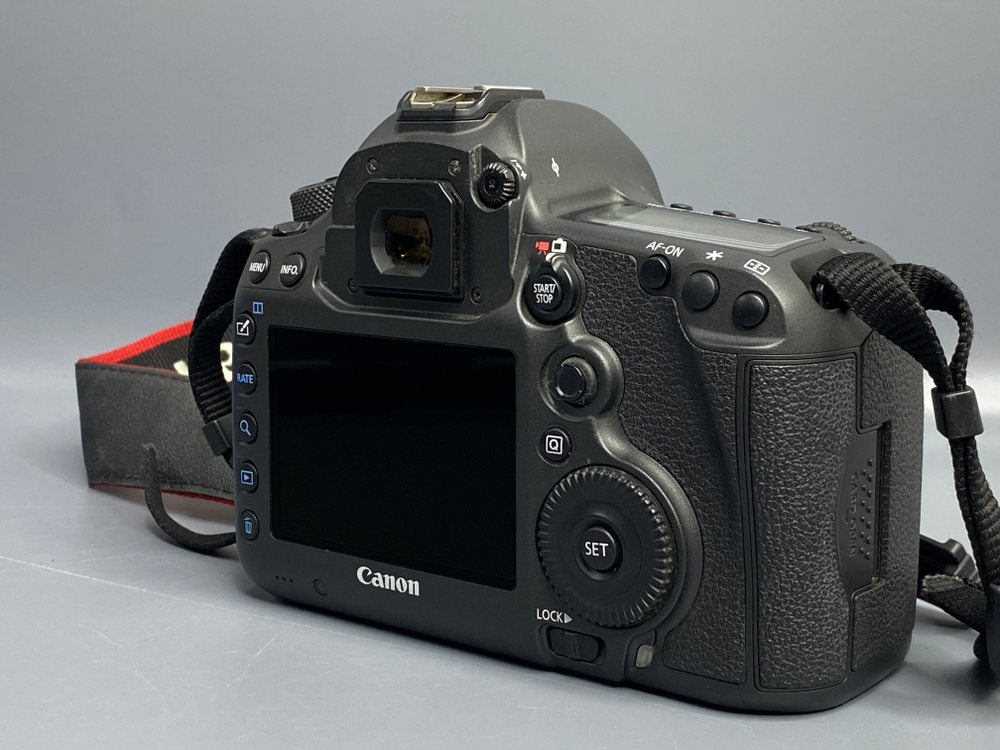 Canon EOS 5DS R — 6 000 кадров