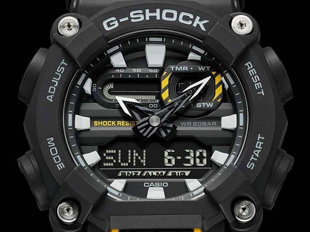 Японские наручные часы Casio G-SHOCK GA-900-1AER