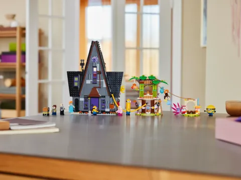 Конструктор LEGO Гадкий я 4 75583 Особняк миньонов и семьи Грю