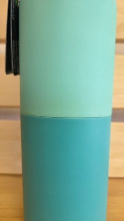Термобутылка Klean Kanteen Rise Vac Classic Arch Loop 20oz (592 мл) Cabbage (наплыв краски по стыку)