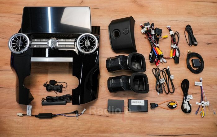 Магнитола для Land Rover Discovery 4 2009-2011 (DENSO) - RDL-6711 монитор 12.3" на Android 13, Быстрая, CarPlay, 4G SIM-слот