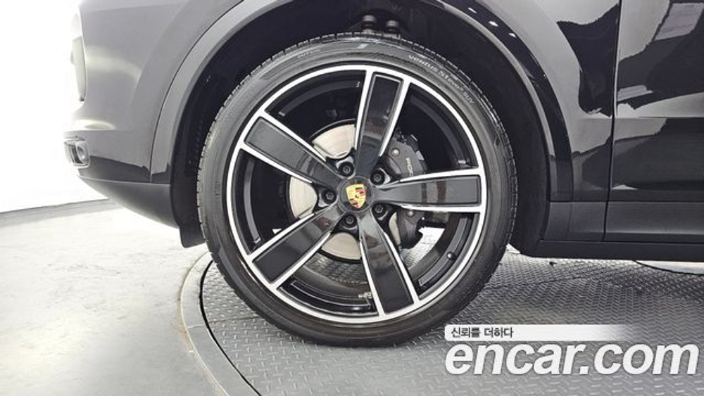 Porsche Cayenne 3.0 COUPE PLATINUM EDITION — 2023