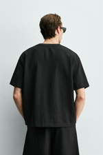 ФУТБОЛКА RELAXED FIT ИЗ РЕЛЬЕФНОЙ ТКАНИ — ZARA · 3992/430