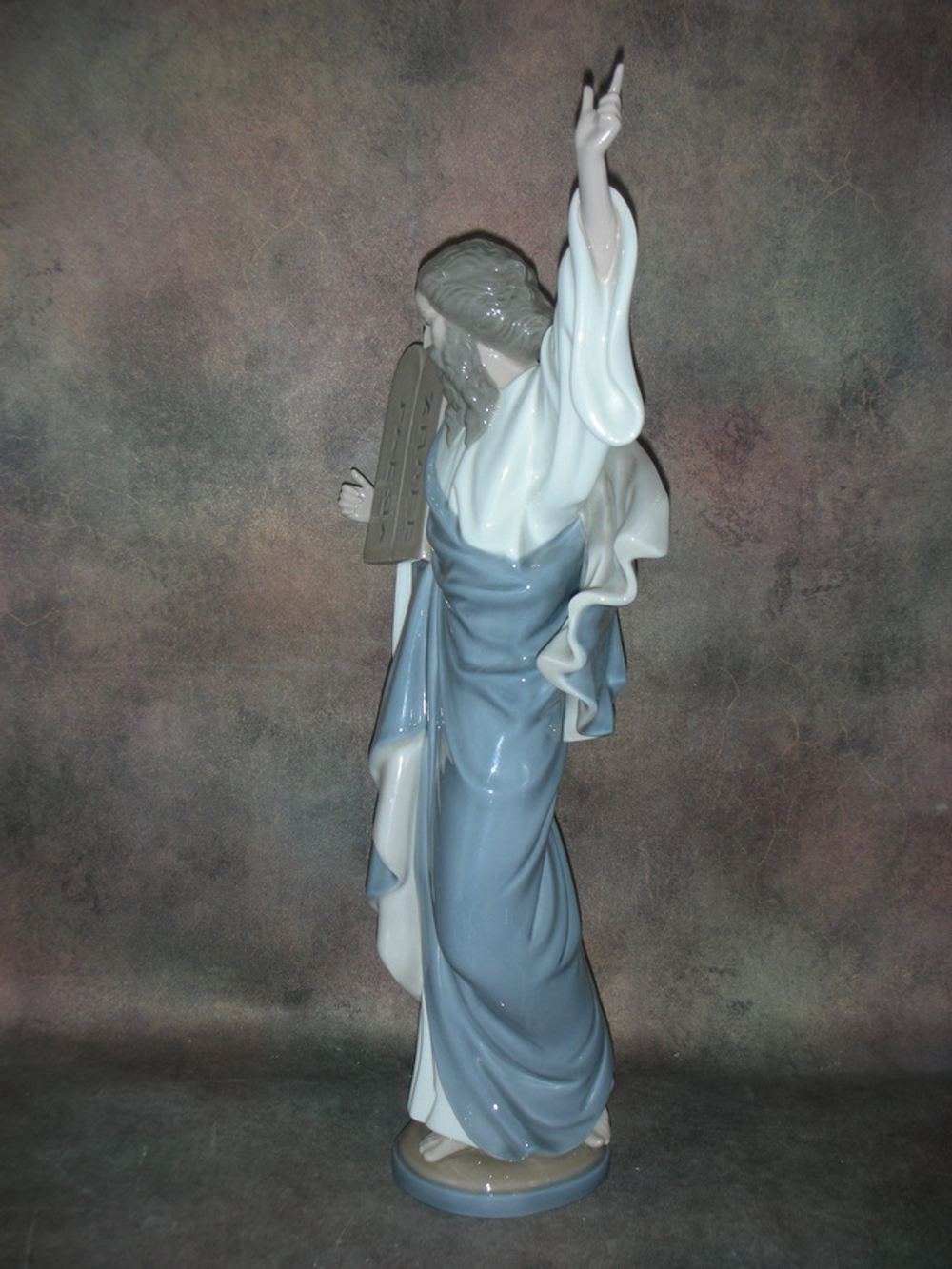 Статуэтка. Фарфор. Моисей и десять заповедей. Lladro. Испания