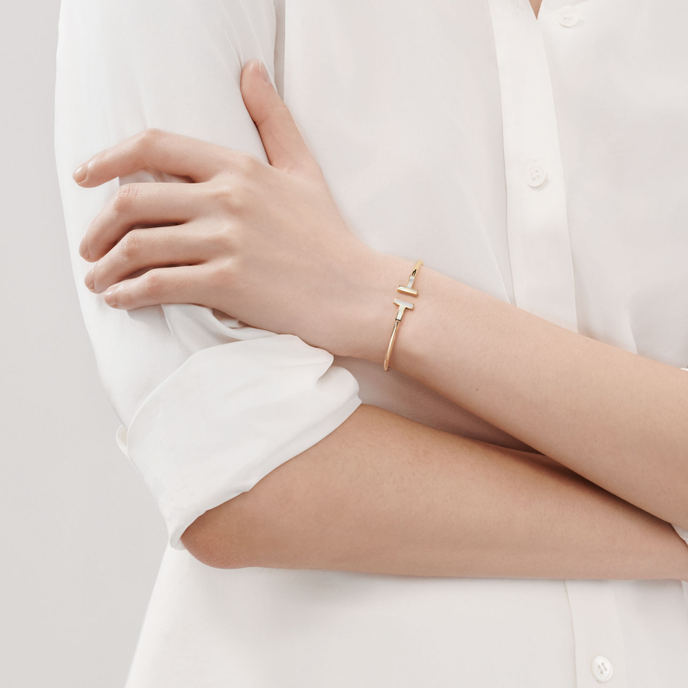 Браслет из жёлтого золота с перламутром, Tiffany.💠 T Wire