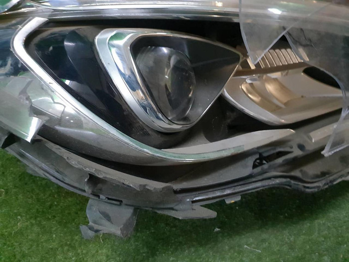 Битая Фара правая Mercedes CLA C117 (2016-2019) LED