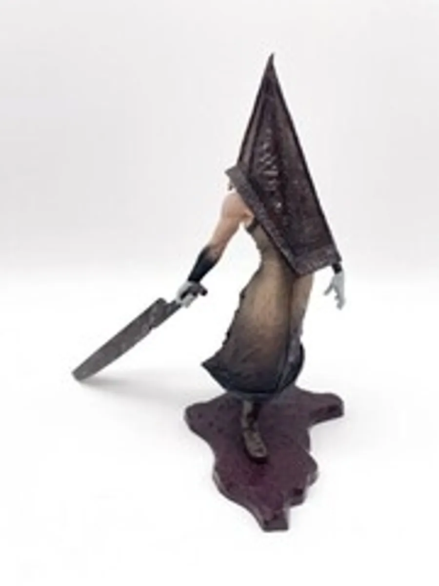 Фигурка Konami Silent Hill 2: Pyramid Head (Бамп)
