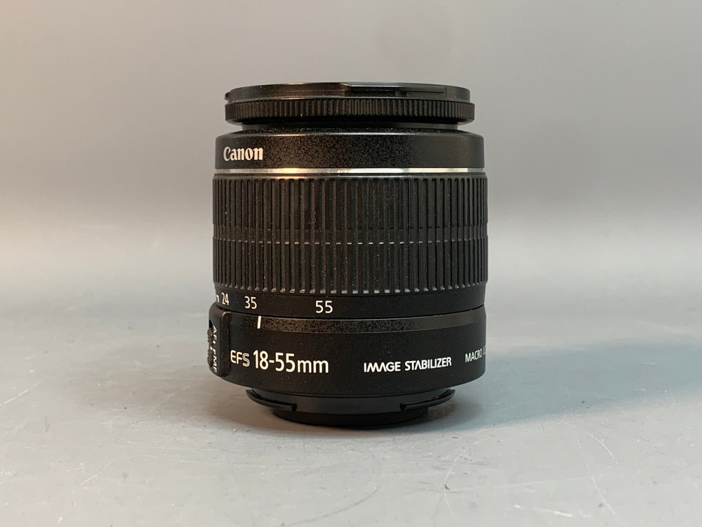 Canon 1100D Kit 18-55mm 3.5-5.6 IS II 4.000 кадров