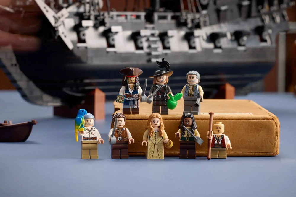 Конструктор LEGO Icons 10365 Пиратский корабль капитана Джека Воробья