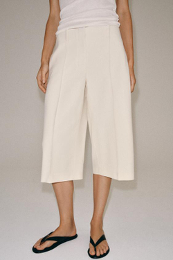 ZARA ПРЯМЫЕ ШОРТЫ С ЗАЩИПАМИ — ZW COLLECTION, БЕЖЕВЫЙ