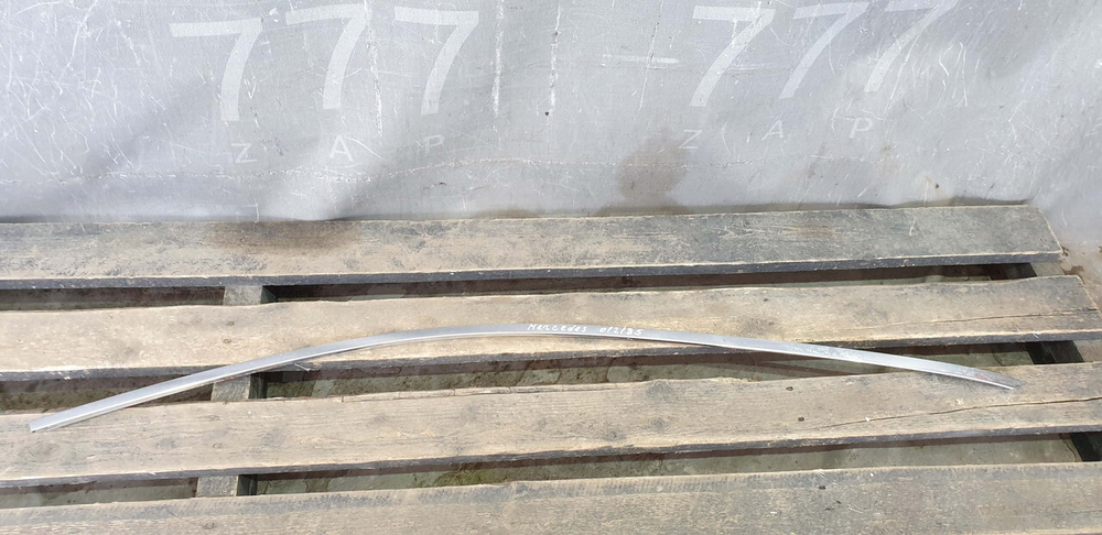 Молдинг двери передней правой Mercedes S (W222) 13-20 Б/У Оригинал A2226989600