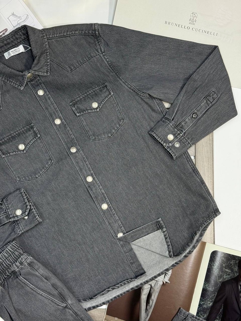 Джинсовый костюм Brunello Cucinelli