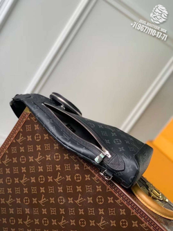 Нагрудная сумка-слинг Louis Vuitton Duo
