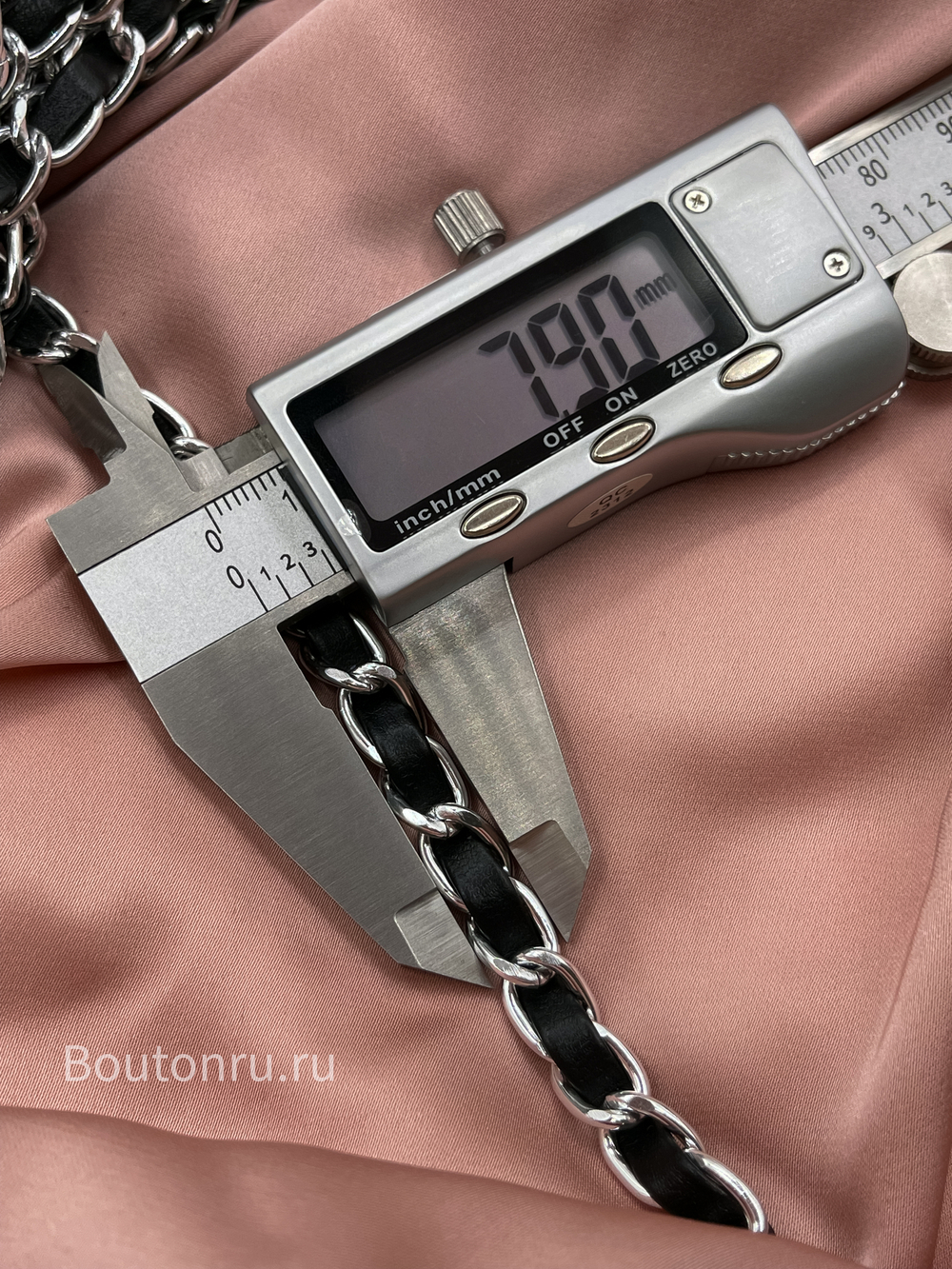 Тесьма цепь серебристая с кожаной черной вставкой