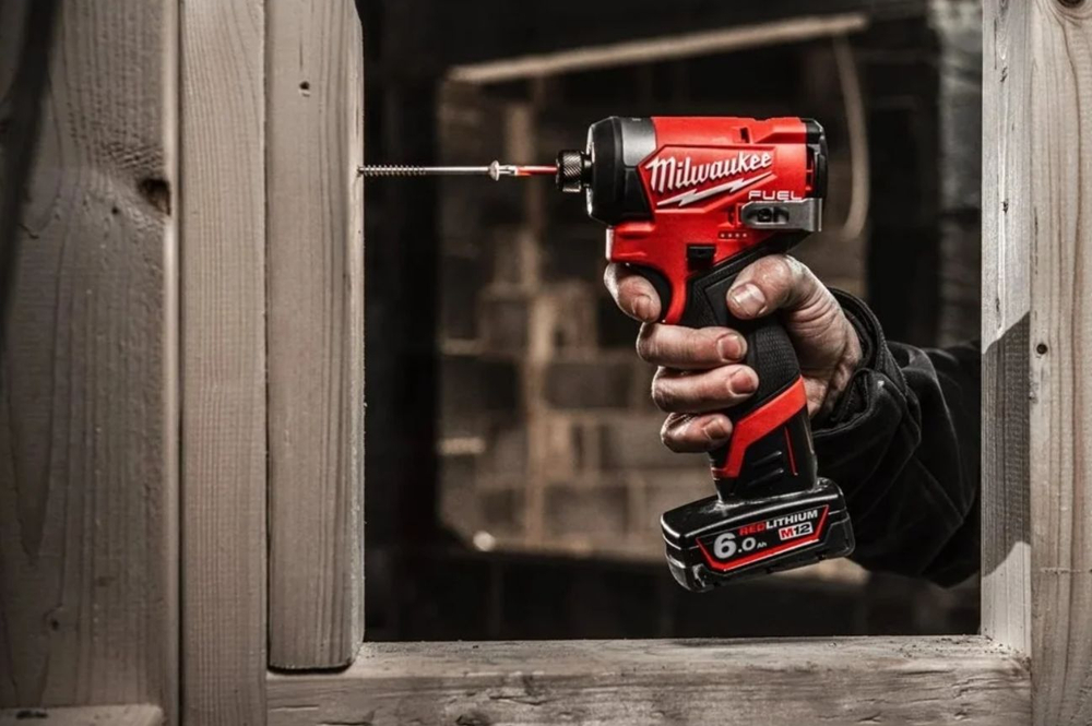 Аккумуляторный винтоверт Milwaukee M12 FID2-0 4933479876