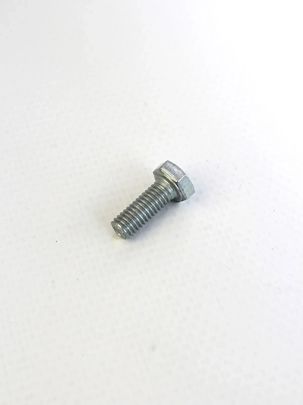Болт М6*16 8.8