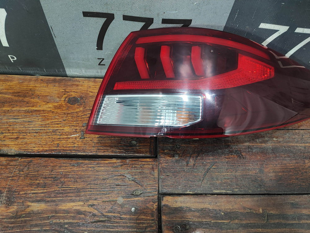 Фонарь правый LED Kia Rio 4 X-Line 20-нв Б/У Оригинал 92402H0800