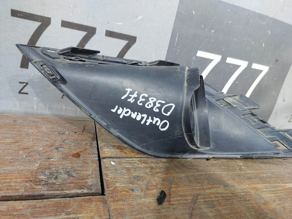 Накладка ПТФ правая Mitsubishi Outlander 3 15-18 Б/У Оригинал 8400G482
