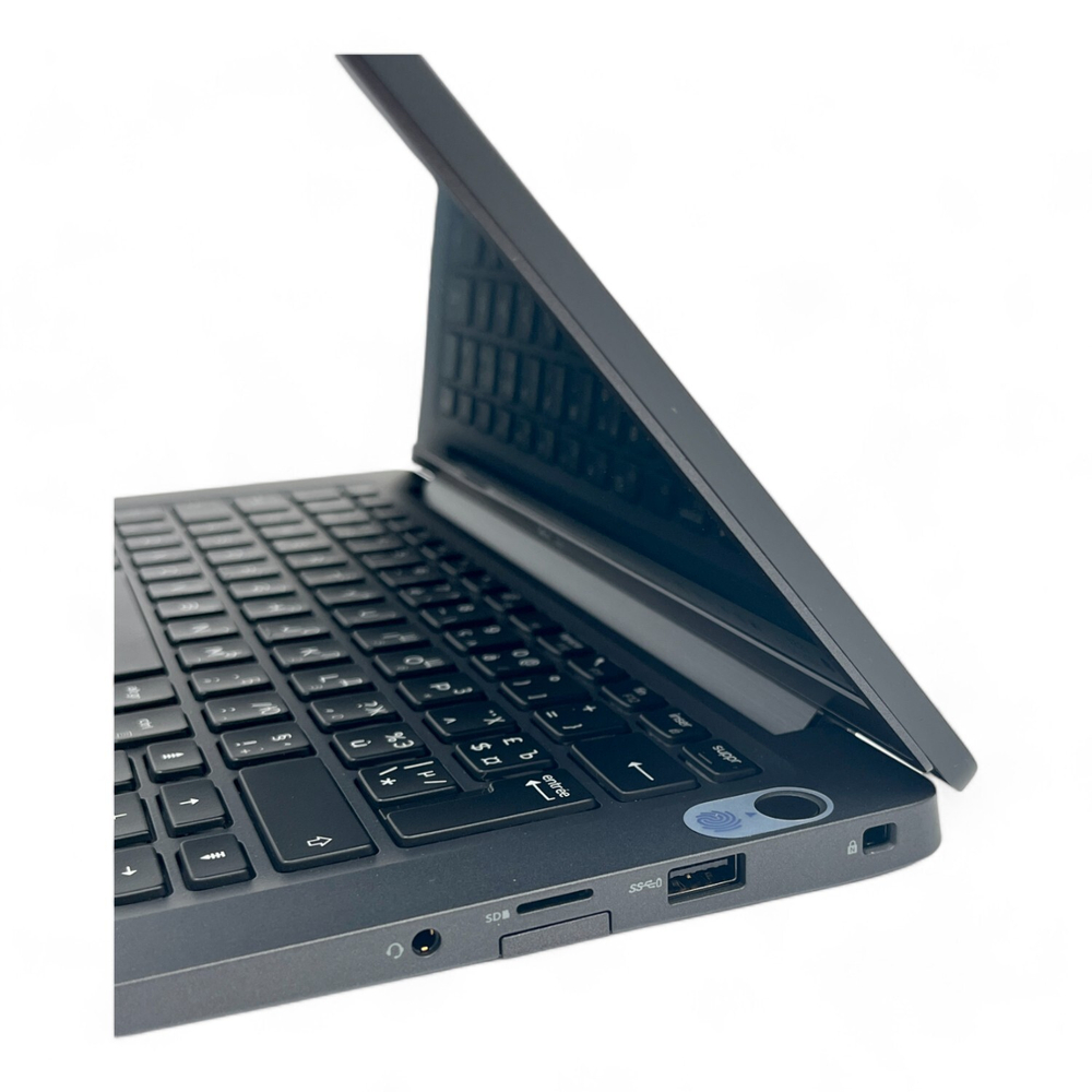 Latitude 7400