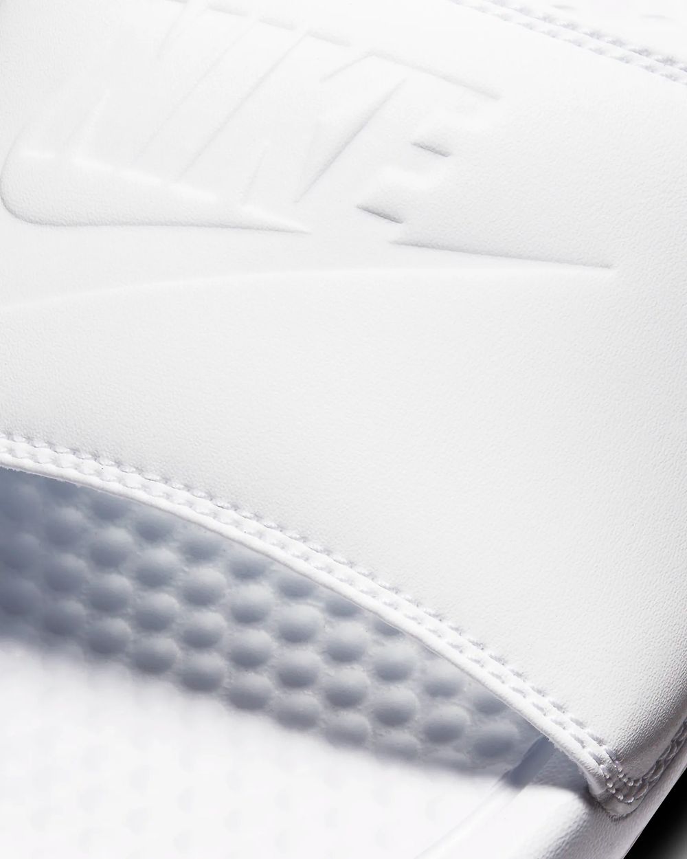 Сланцы женские NIKE WMNS BENASSI JDI