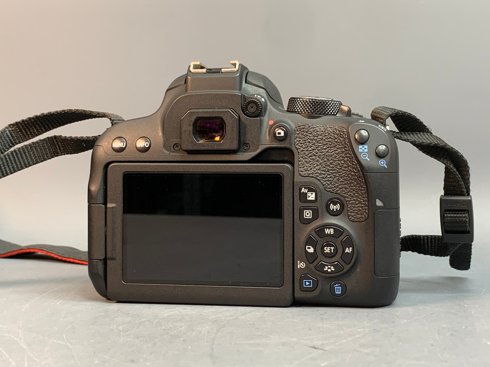 Canon EOS 800D Body 14.000 Кадров