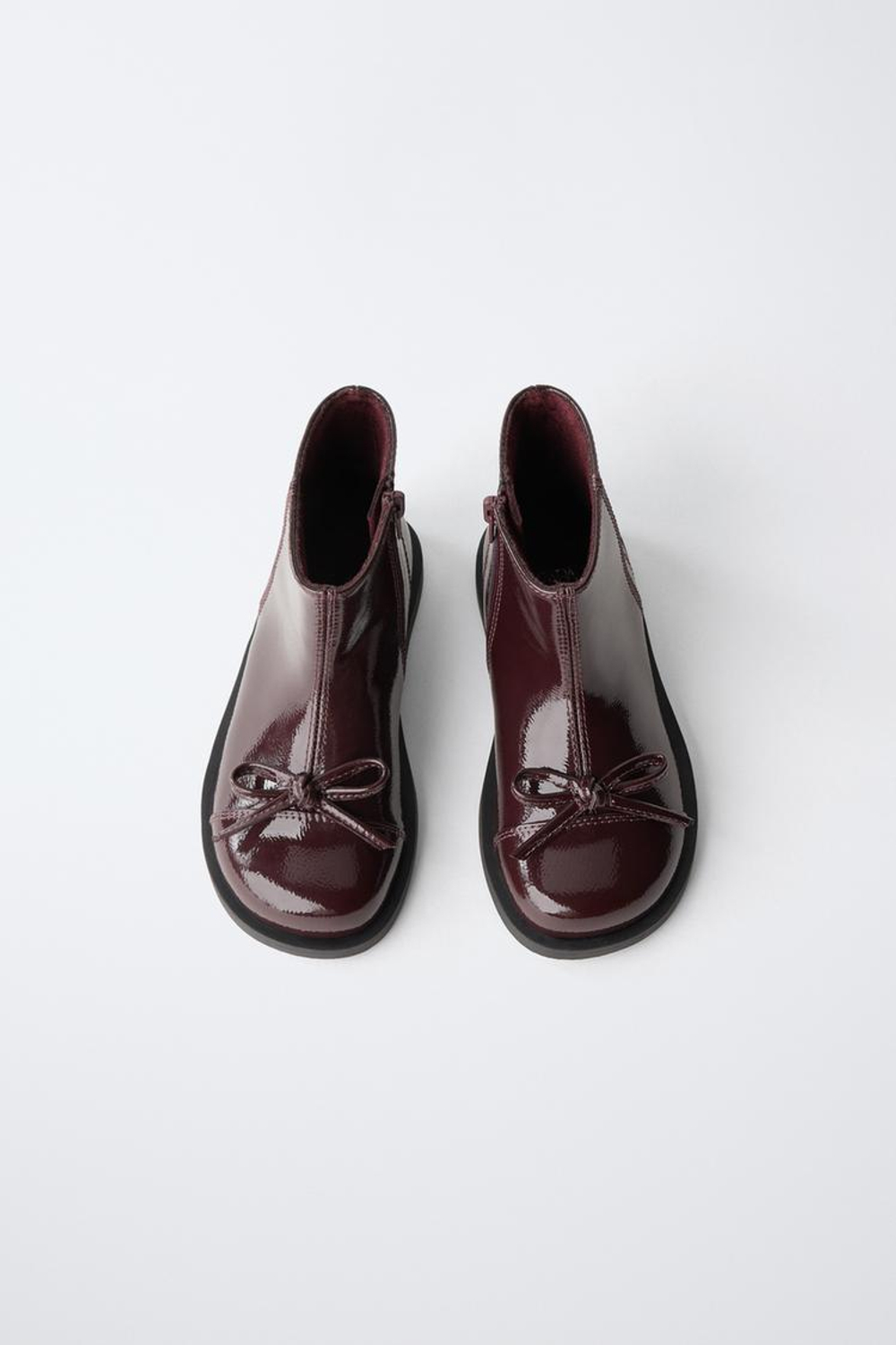 ZARA ЛАКИРОВАННЫЕ БОТИНКИ С БАНТОМ, БОРДОВО-КРАНСЫЙ
