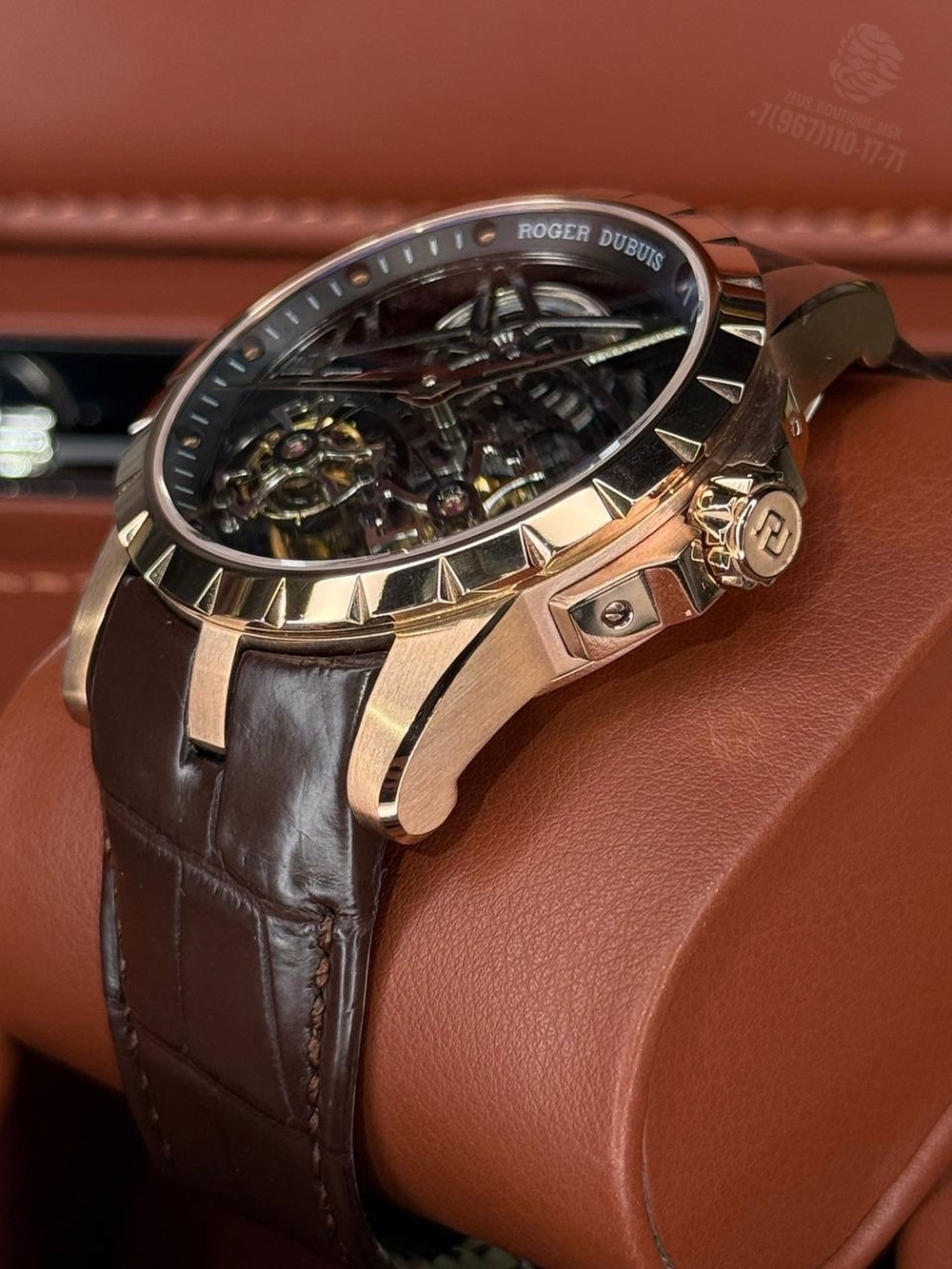 Часы Roger Dubuis Excalibur Skeleton Double Flying Tourbillon RDDBEX0395
