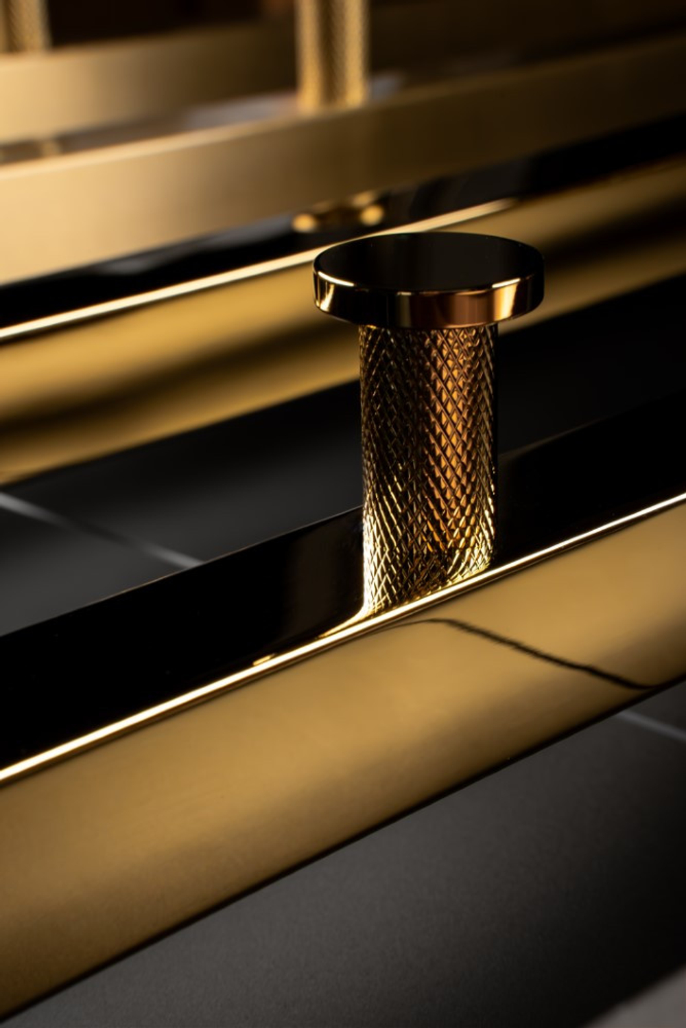 Полотенцесушитель электрический Boheme Duo 728-G, GOLD