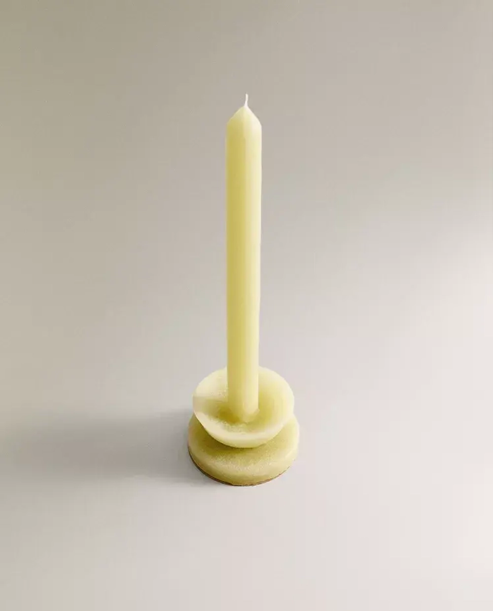 ZARA HOME ДЕКОРАТИВНАЯ СВЕЧА С ПОДСТАВКОЙ, ЖЕЛТЫЙ