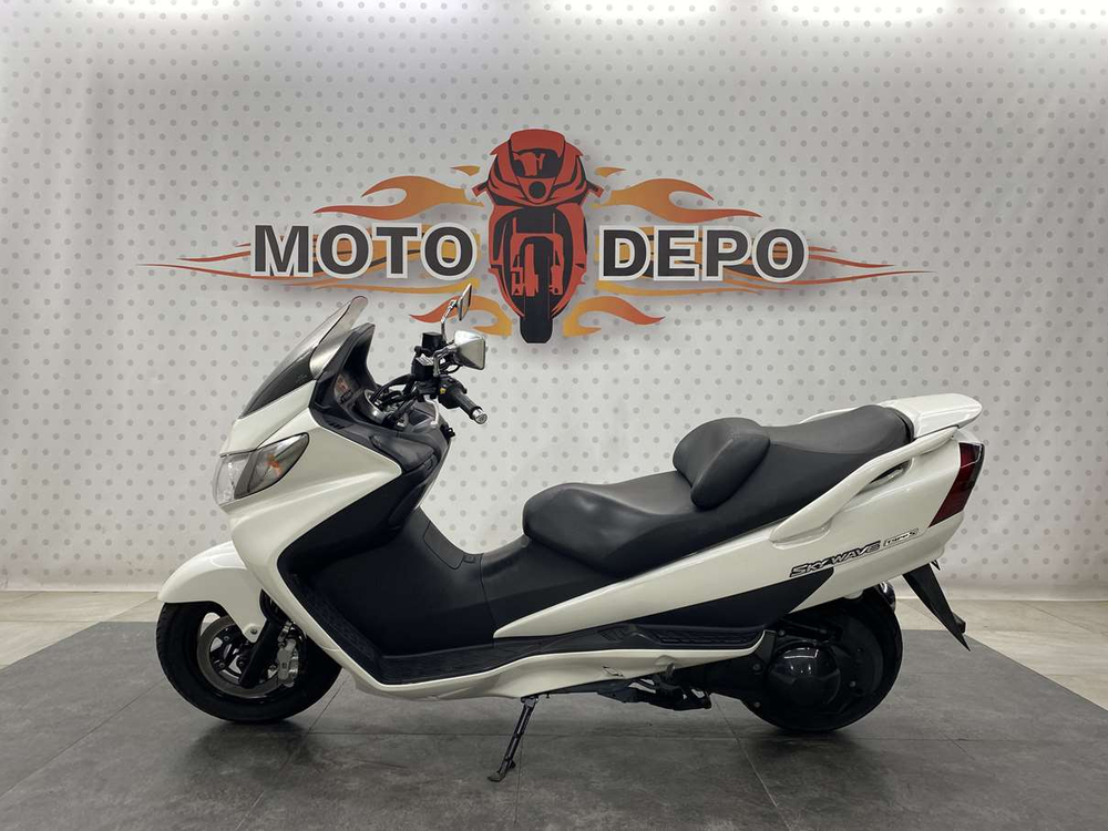 Suzuki Skywave 400 , 2006