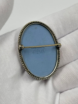 Брошь Wedgwood голубая