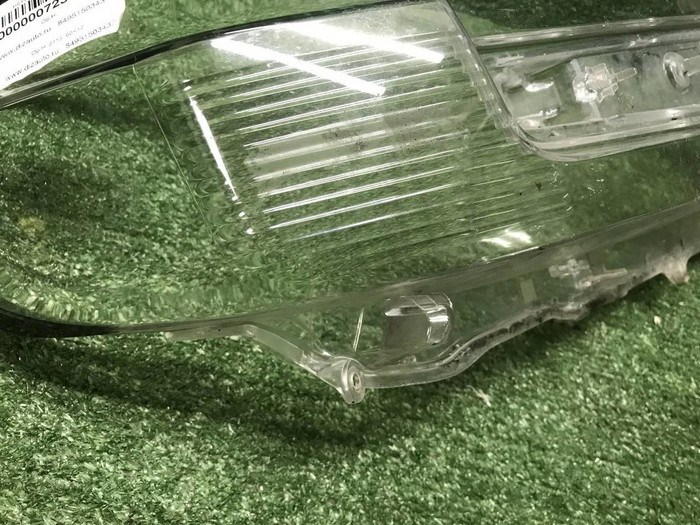 Стекло фары правое Toyota Land Cruiser 200 (15-21)
