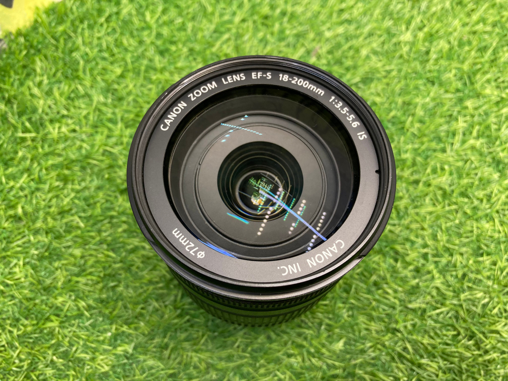 Canon EF-S 18-200mm 3.5-5.6 IS