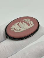 Брошь Wedgwood розовая