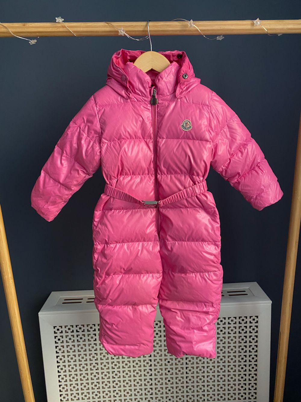 Пуховой комбинезон Moncler