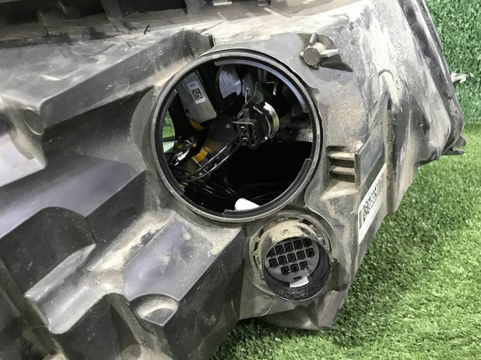 Фара левая Land-Rover Discovery Sport (2014-2019) ксенон