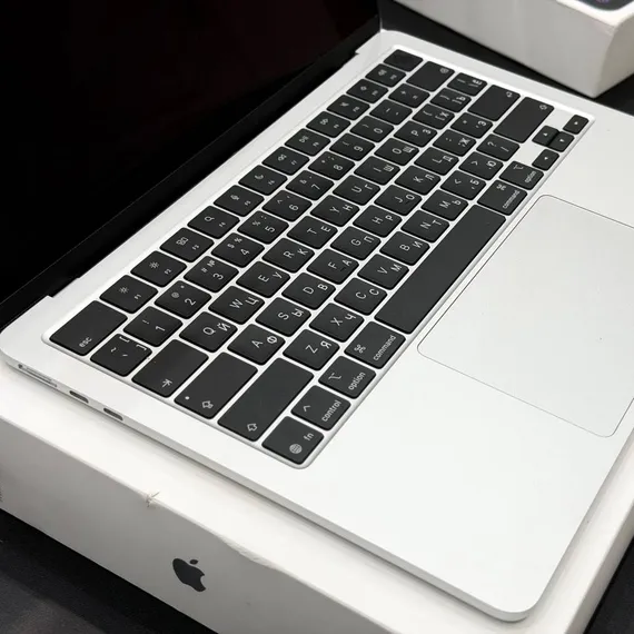 Б/У Ноутбук MacBook Air 13 M5 12/512Gb Silver 100% (16 циклов) (HCD7RLX493)
