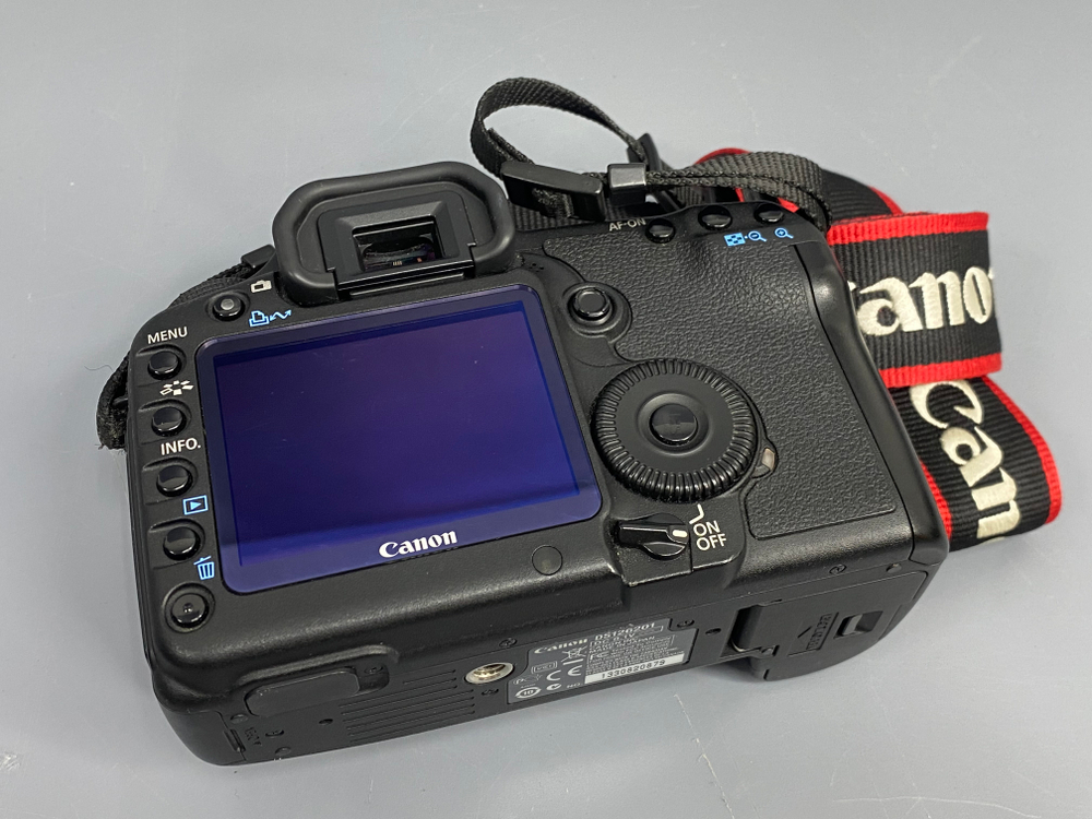 Canon EOS 5D Mark II 9.000 кадров