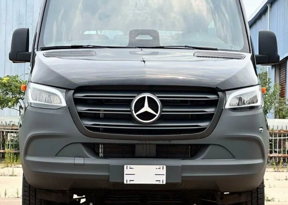 "Решетка радиатора Mercedes Benz Sprinter W907 - W910"