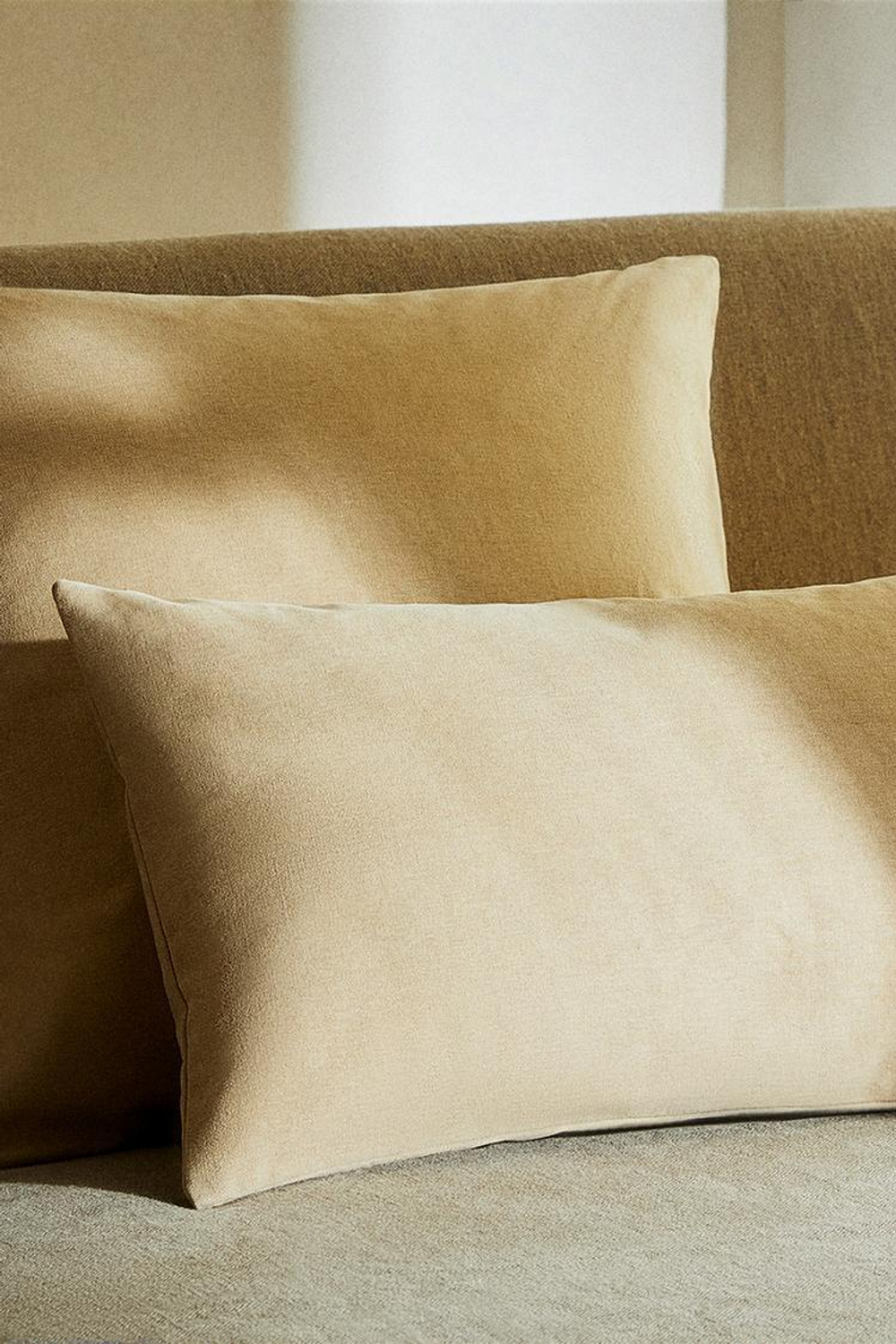 ZARA HOME ХЛОПКОВЫЙ ЧЕХОЛ ДЛЯ ДЕКОРАТИВНОЙ ПОДУШКИ, ЖЕЛТОВАТО-БЕЛЫЙ